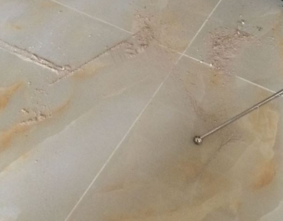 钢城瓷砖空鼓维修公司分享粘合剂选择不当在瓷砖铺贴过程中可能导致以下问题